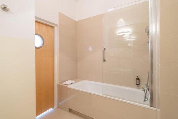 Premium Penthouse E51 3 Schlafzimmer 2 Baeder 103qm Parking Free