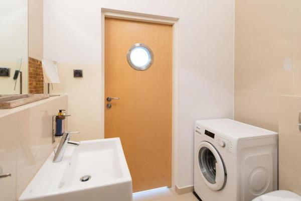 Premium Penthouse E51 3 Schlafzimmer 2 Baeder 103qm Parking Free Apartment *